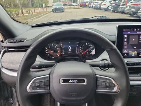 Used 2024 Jeep Compass Latitude w/ Altitude Special Edition AWD/4WD image 19