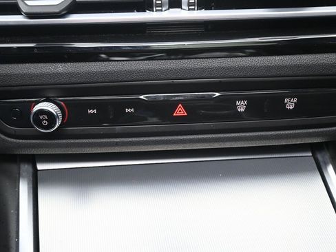 Used 2022 BMW i4 eDrive40 w/ Premium Package image 15