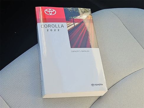 Used 2022 Toyota Corolla LE image 21