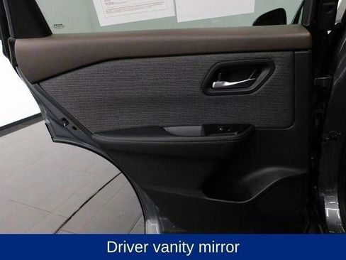 Used 2023 Nissan Rogue SV image 32