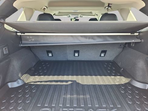 Used 2025 Subaru Outback Onyx Edition AWD/4WD image 11