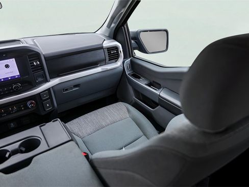 Used 2023 Ford F150 XLT image 30