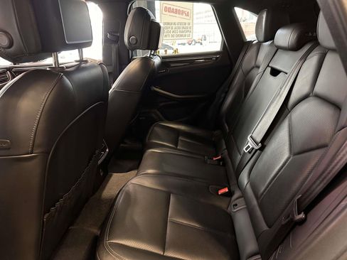 Used 2020 Porsche Macan image 16