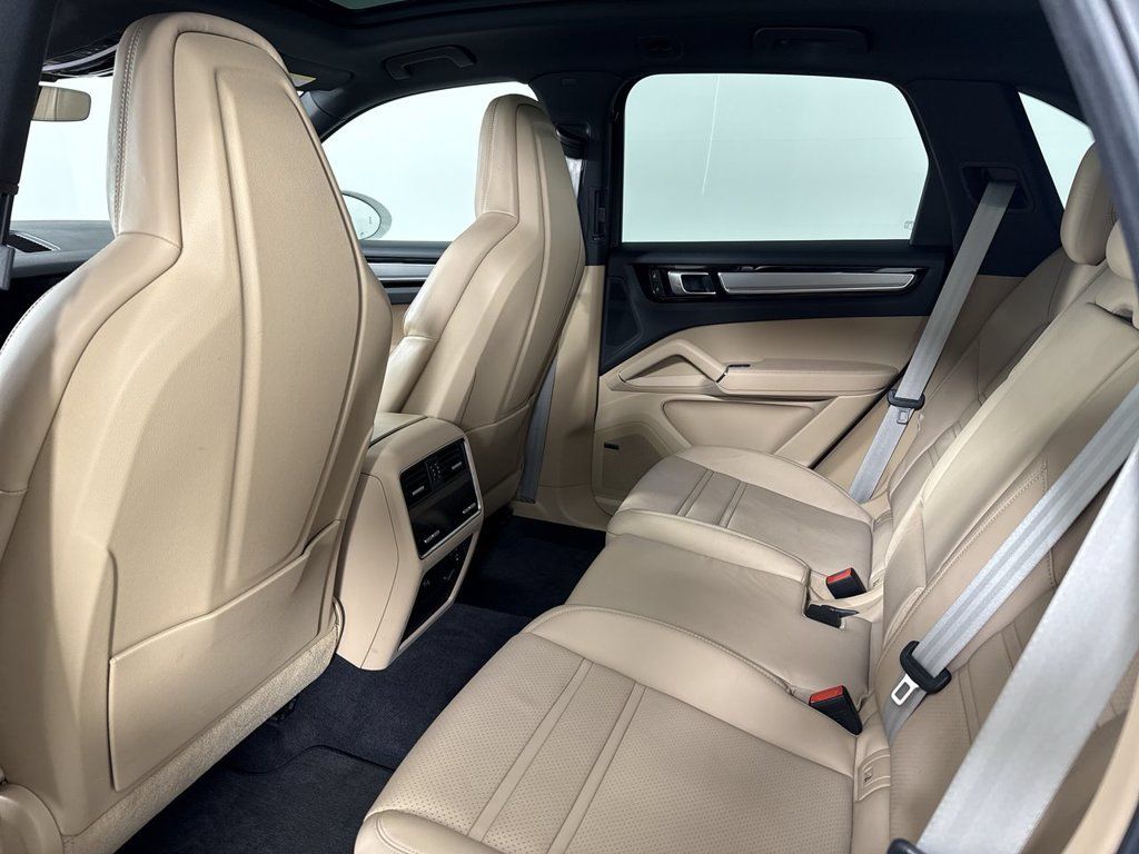 Certified 2023 Porsche Cayenne S Platinum w/ Premium Package Plus AWD/4WD image 26