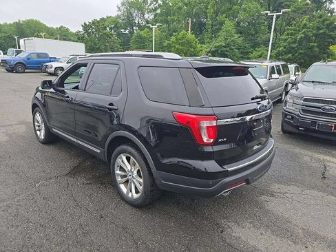 Used 2018 Ford Explorer XLT w/ Equipment Group 202A AWD/4WD image 3