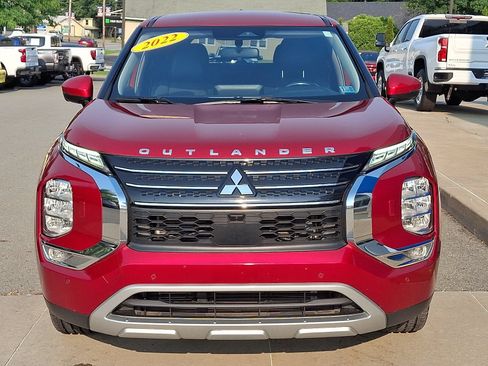 Used 2022 Mitsubishi Outlander SE AWD/4WD image 2
