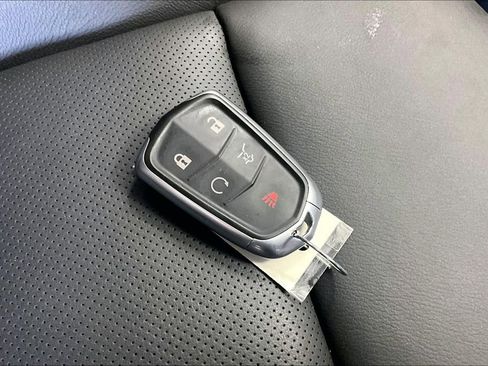 Used 2025 Cadillac XT6 Sport w/ Technology Package image 10