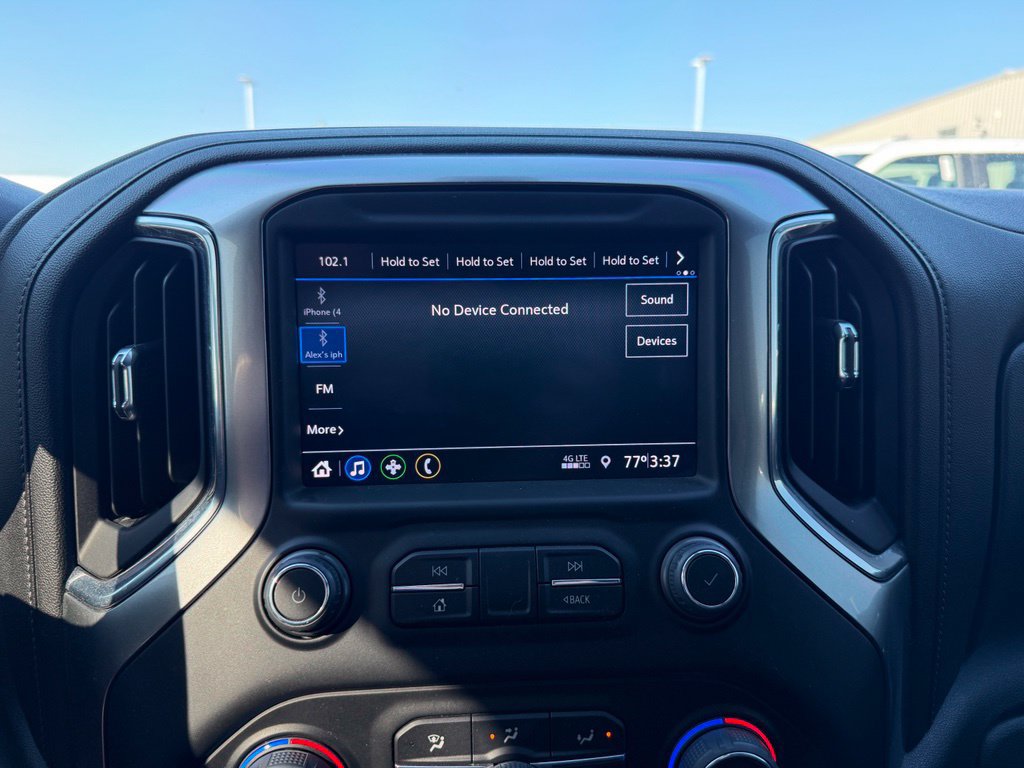 Used 2022 Chevrolet Silverado 1500 LT AWD/4WD image 11
