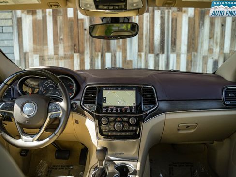 Used 2021 Jeep Grand Cherokee Overland AWD/4WD image 17