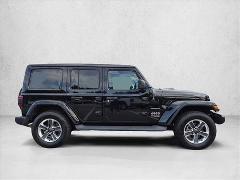Used 2020 Jeep Wrangler Unlimited Sahara AWD/4WD image 4
