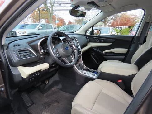 Used 2021 Subaru Ascent Premium w/ Convenience Package image 2