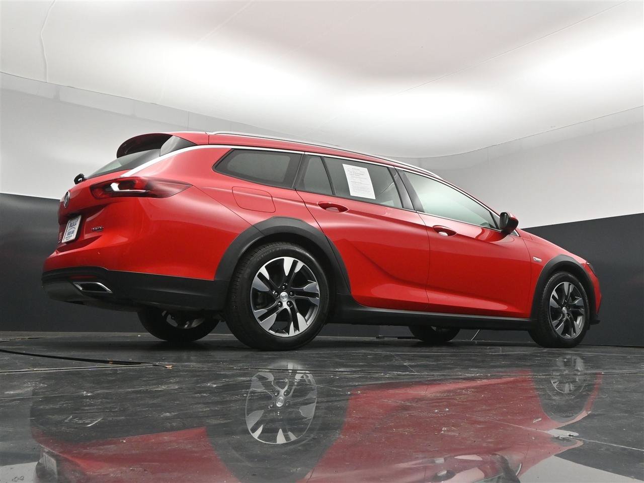 Used 2018 Buick Regal Preferred w/ Sights and Sounds Package AWD/4WD image 32