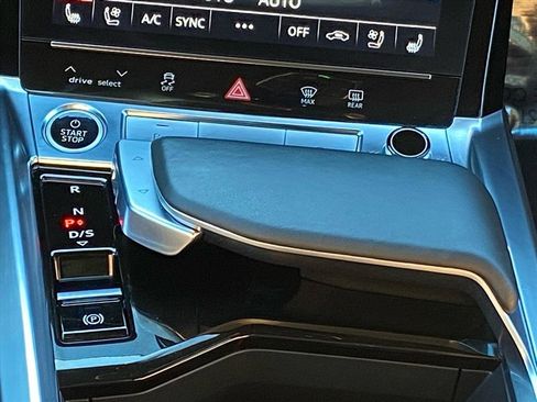 Used 2024 Audi Q8 e-tron Premium Plus image 10