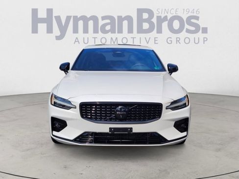 Used 2024 Volvo S60 B5 Plus image 8