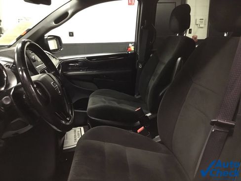 Used 2015 Dodge Grand Caravan SE FWD image 23