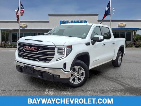Used 2025 GMC Sierra 1500 SLT AWD/4WD image 1