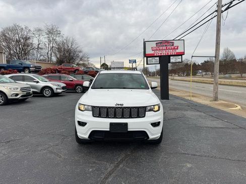 Used 2019 Jeep Grand Cherokee Altitude image 8