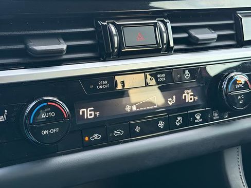 Used 2022 Nissan Pathfinder SL w/ SL Premium Package image 47