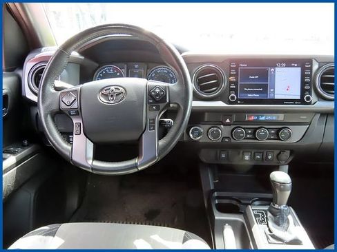 Used 2021 Toyota Tacoma TRD Sport AWD/4WD image 12