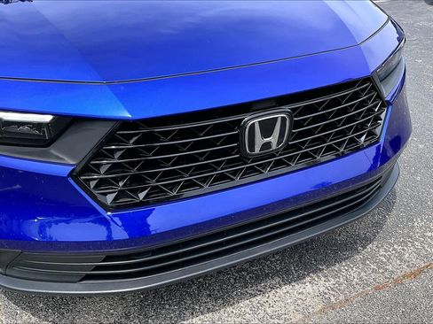Used 2025 Honda Accord Sport image 27
