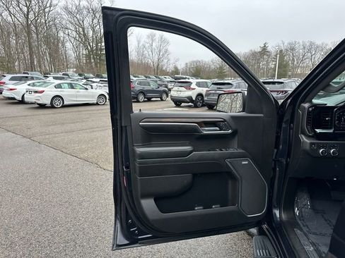 Used 2022 GMC Sierra 1500 SLT w/ SLT Premium Plus Package image 24