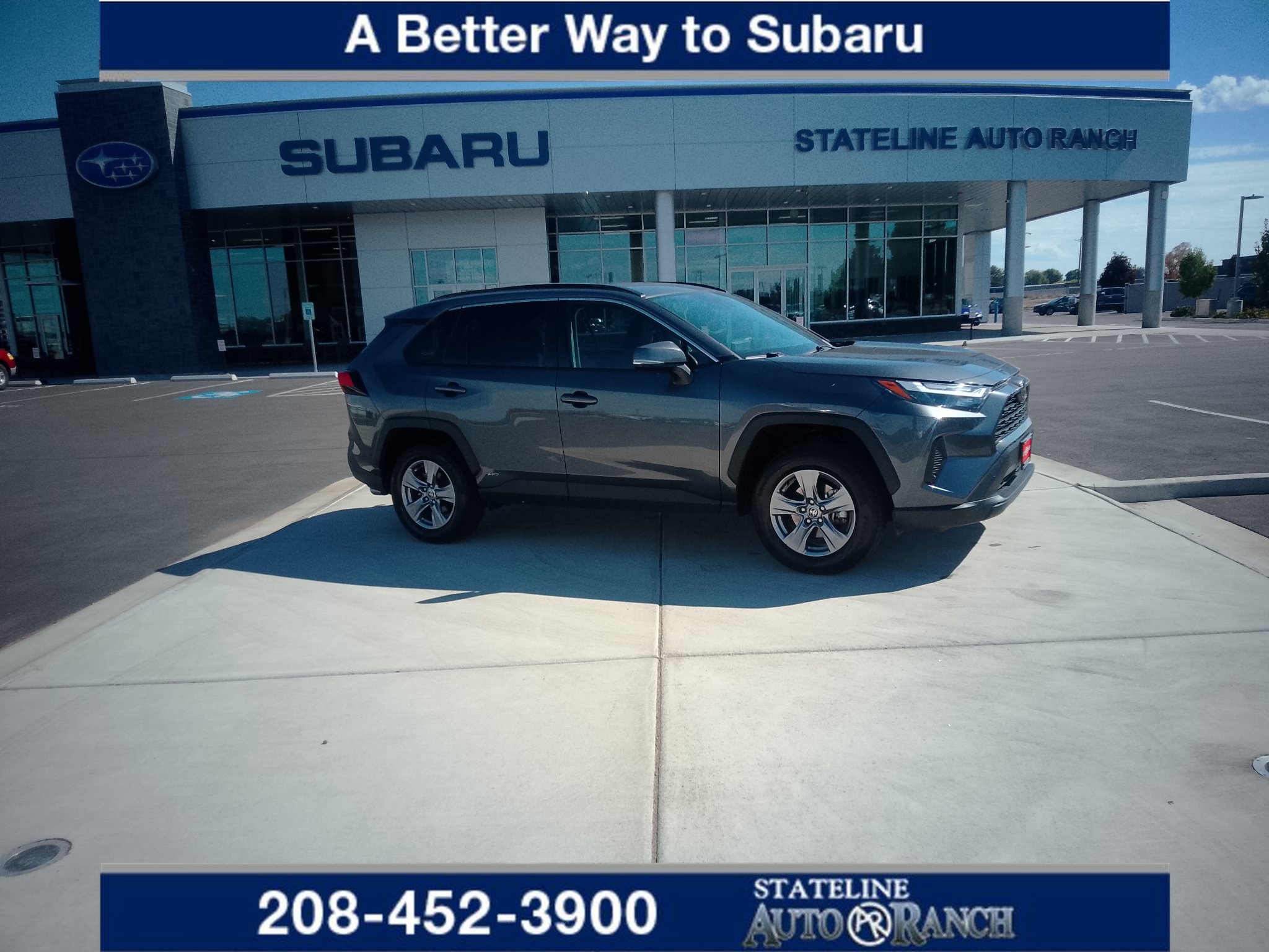 Used 2025 Toyota RAV4 XLE AWD/4WD image 1