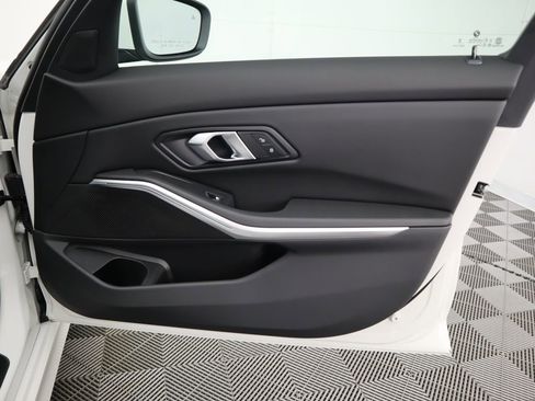 Used 2025 BMW 330i Sedan w/ Convenience Package image 27
