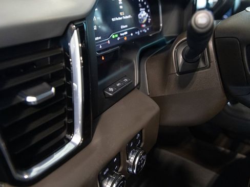 Used 2024 GMC Sierra 3500 Denali w/ Technology Package AWD/4WD image 17