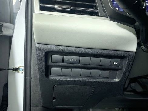 Used 2023 Mitsubishi Outlander SEL image 14