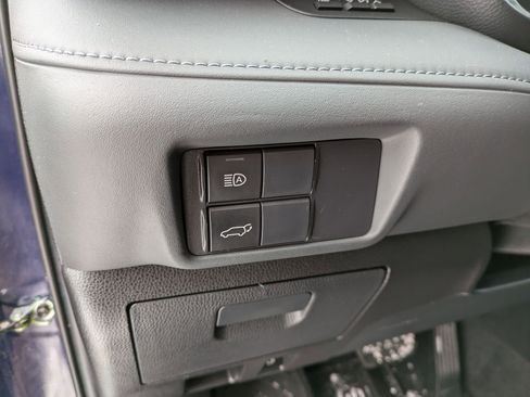 Used 2022 Toyota Highlander XLE image 16