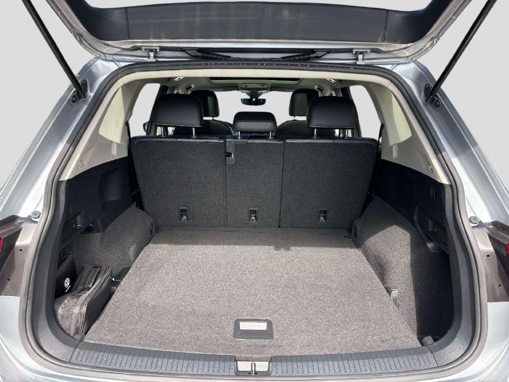 Used 2023 Volkswagen Tiguan SE AWD/4WD image 15