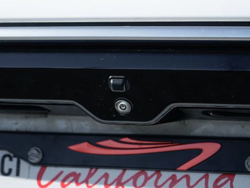 Used 2022 Jeep Wagoneer Series III w/ Rear Seat Video Group 1 image 50