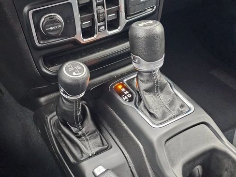 Used 2024 Jeep Wrangler Unlimited Sahara AWD/4WD image 26