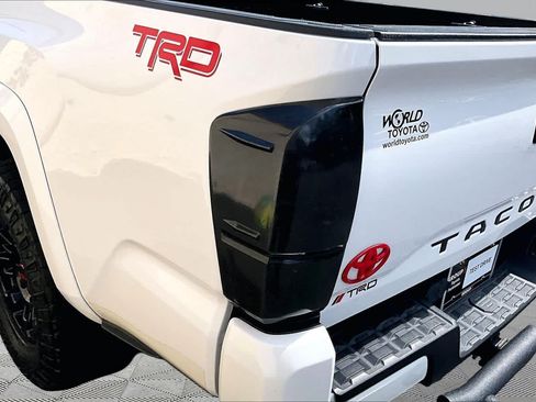 Used 2022 Toyota Tacoma SR5 w/ Technology Package RWD image 29