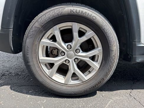 Used 2023 Jeep Grand Cherokee Limited image 20