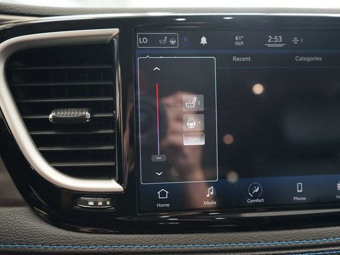 Used 2021 Chrysler Pacifica Touring-L w/ Uconnect Theater Family Group AWD/4WD image 40