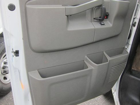 Used 2019 Chevrolet Express 3500 LT w/ LT Preferred Equipment Group image 6