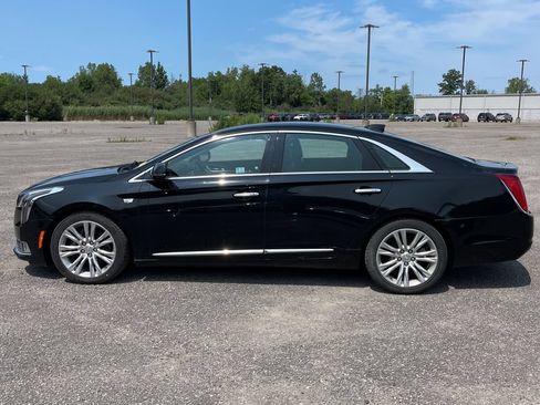 Used 2018 Cadillac XTS Luxury AWD/4WD image 3