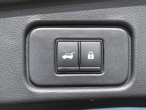 Used 2023 Nissan Pathfinder SL FWD image 28