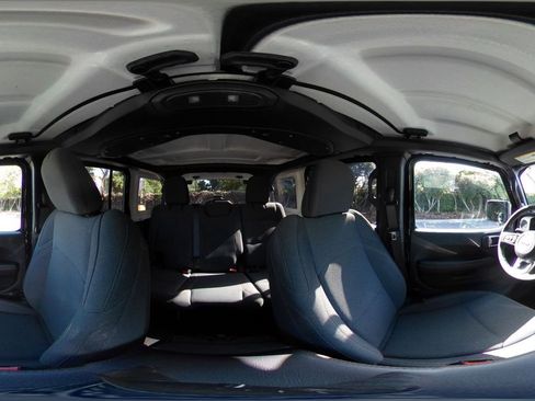 Used 2025 Jeep Wrangler Sahara AWD/4WD image 42