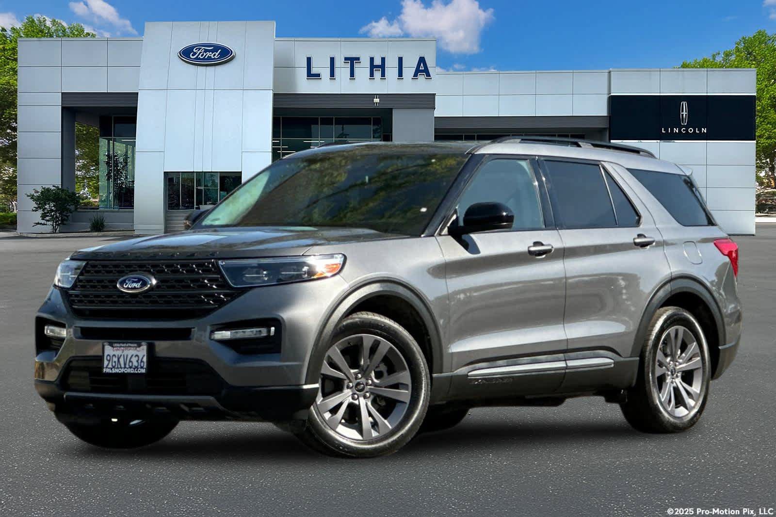 Certified 2022 Ford Explorer XLT w/ Equipment Group 202A RWD image 1