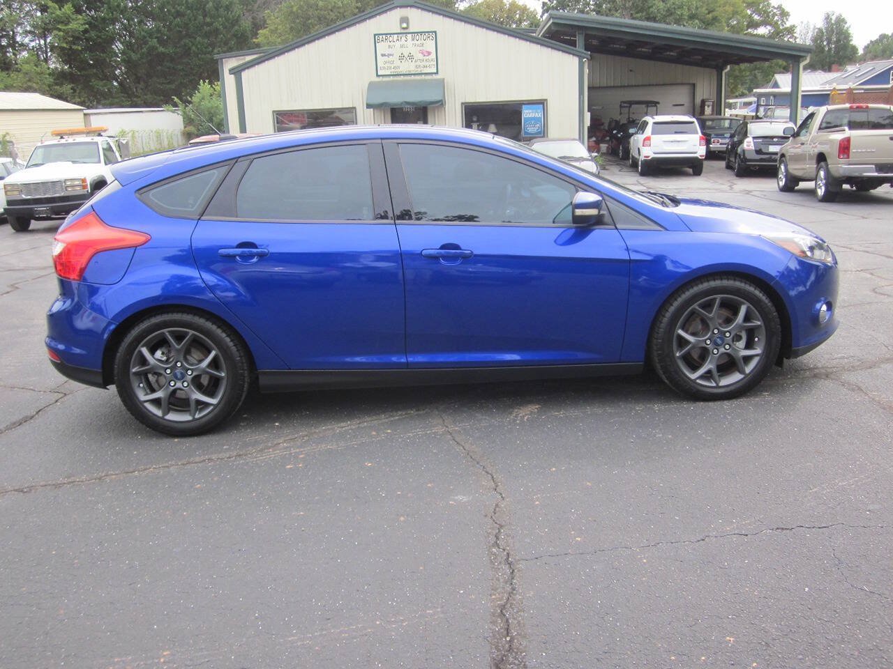 Used 2014 Ford Focus SE w/ Equipment Group 201A FWD image 5