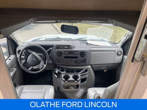 Used 2025 Ford E-450 and Econoline 450 Super Duty w/ Power Equipment Group image 27