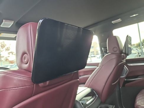 Used 2025 Cadillac Escalade Sport w/ Touring Package image 15