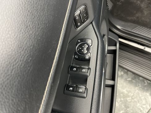 Certified 2024 Ford Expedition Max XLT image 10