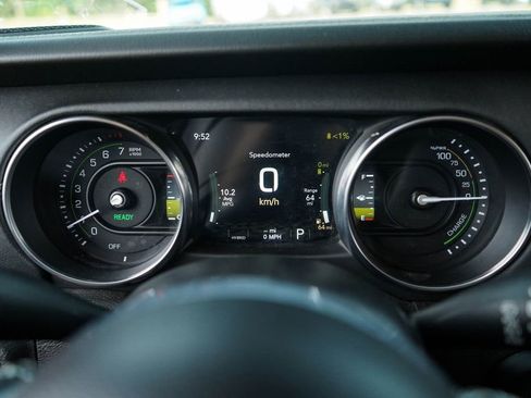 Used 2021 Jeep Wrangler Unlimited Sahara AWD/4WD image 26