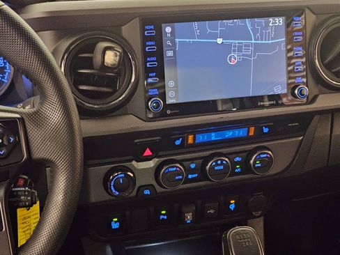 Used 2023 Toyota Tacoma TRD Pro AWD/4WD image 9