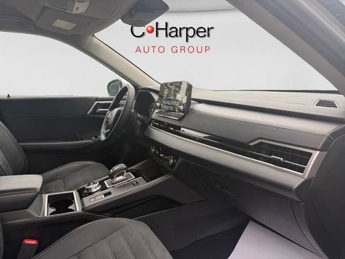 Used 2024 Mitsubishi Outlander 4WD Plug-In Hybrid image 25