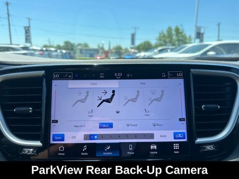 Used 2025 Chrysler Pacifica Select FWD image 19