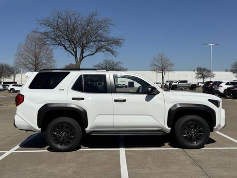 Used 2025 Toyota 4Runner SR5 image 3
